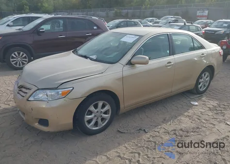 2011 Toyota Camry Le z USA, uszkodzony, nr VIN 4T1BF3EK7BU703962